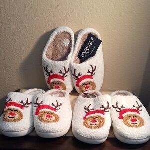 NWT Cozy Reindeer Slippers in Cream and Red SIZE XS/S (36-37EU)